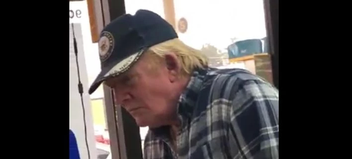 Βρέθηκε ο σωσίας του Ντόναλντ Τραμπ σε βενζινάδικο (βίντεο)